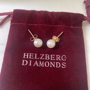 Fresh water akoya pearls. 14k yellow posts. Great gatsby